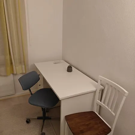 Apartment Renovated Handy Spacious 3 For Tourists, Workers And Students