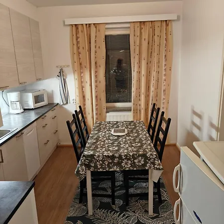 Renovated Handy Spacious 3 For Tourists, Workers And Students *