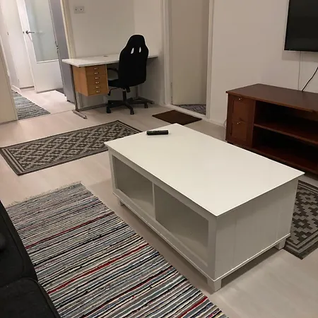 Renovated Handy Spacious 3 For Tourists, Workers And Students