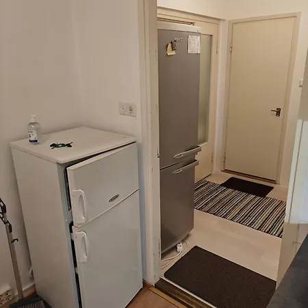 Lägenhet Renovated Handy Spacious 3 For Tourists, Workers And Students *