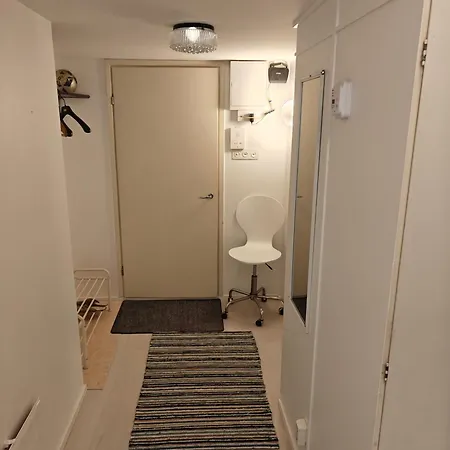 Renovated Handy Spacious 3 For Tourists, Workers And Students *